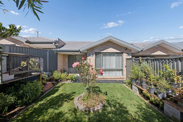 8/30 Betty Maloney Crescent, ACT 2906