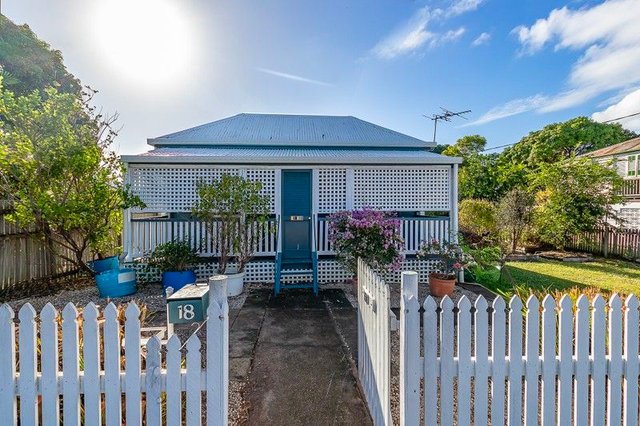 18 Sixth Avenue, QLD 4810