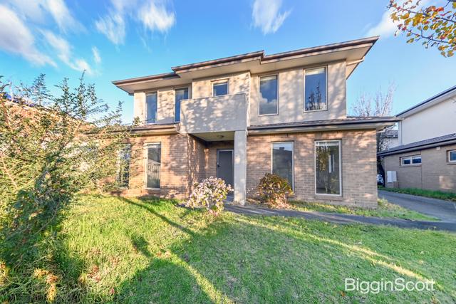 1/1 Auguste Avenue, VIC 3168