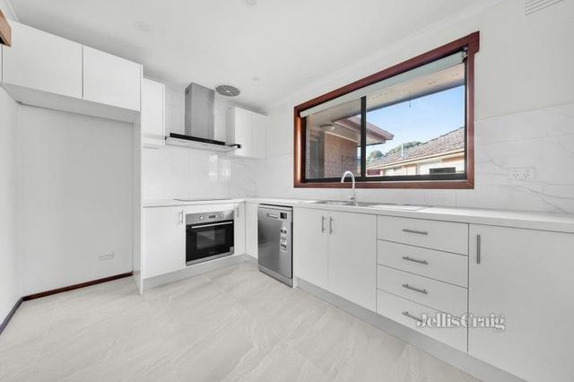 3/6 Burton Avenue, VIC 3168