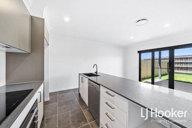 98 Snowdonia Crescent, QLD 4207