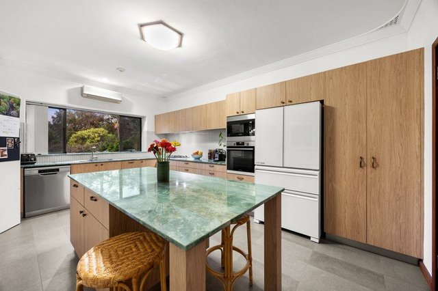 4 Meenaar Crescent, WA 6050