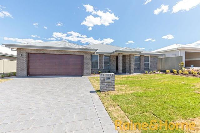 17 Cavelle Drive, NSW 2830