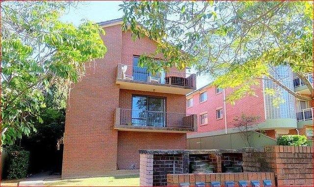 1/8 Caroline Street, NSW 2145
