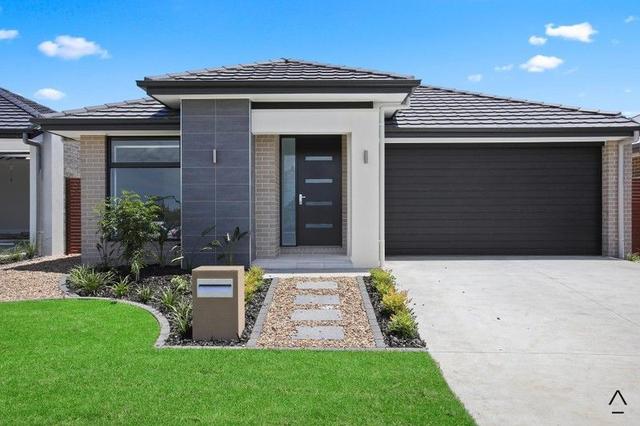 15 Vanderfield Cres, NSW 2570