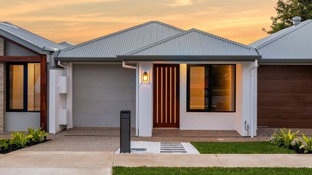 15 White Crescent, SA 5047