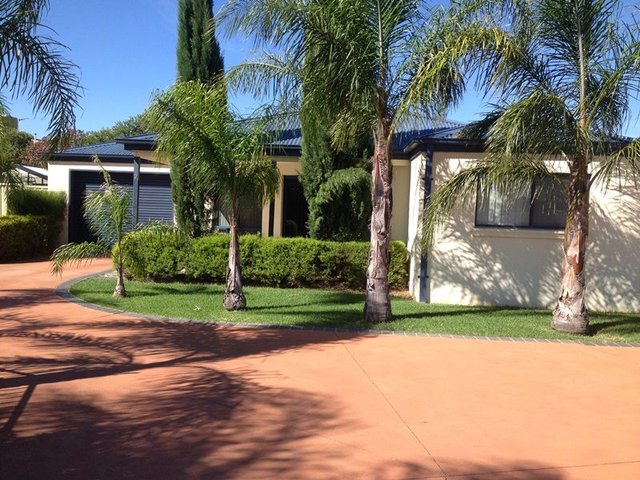 2/17 Telford Street, VIC 3730