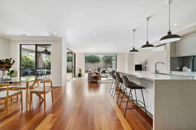 21 Thorburn Street, VIC 3188