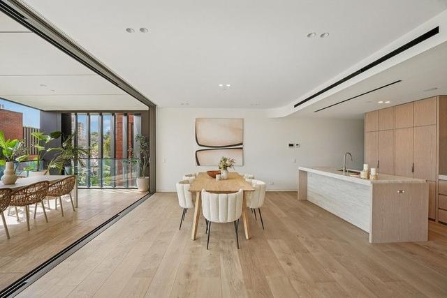 2/208 Victoria Road, NSW 2023