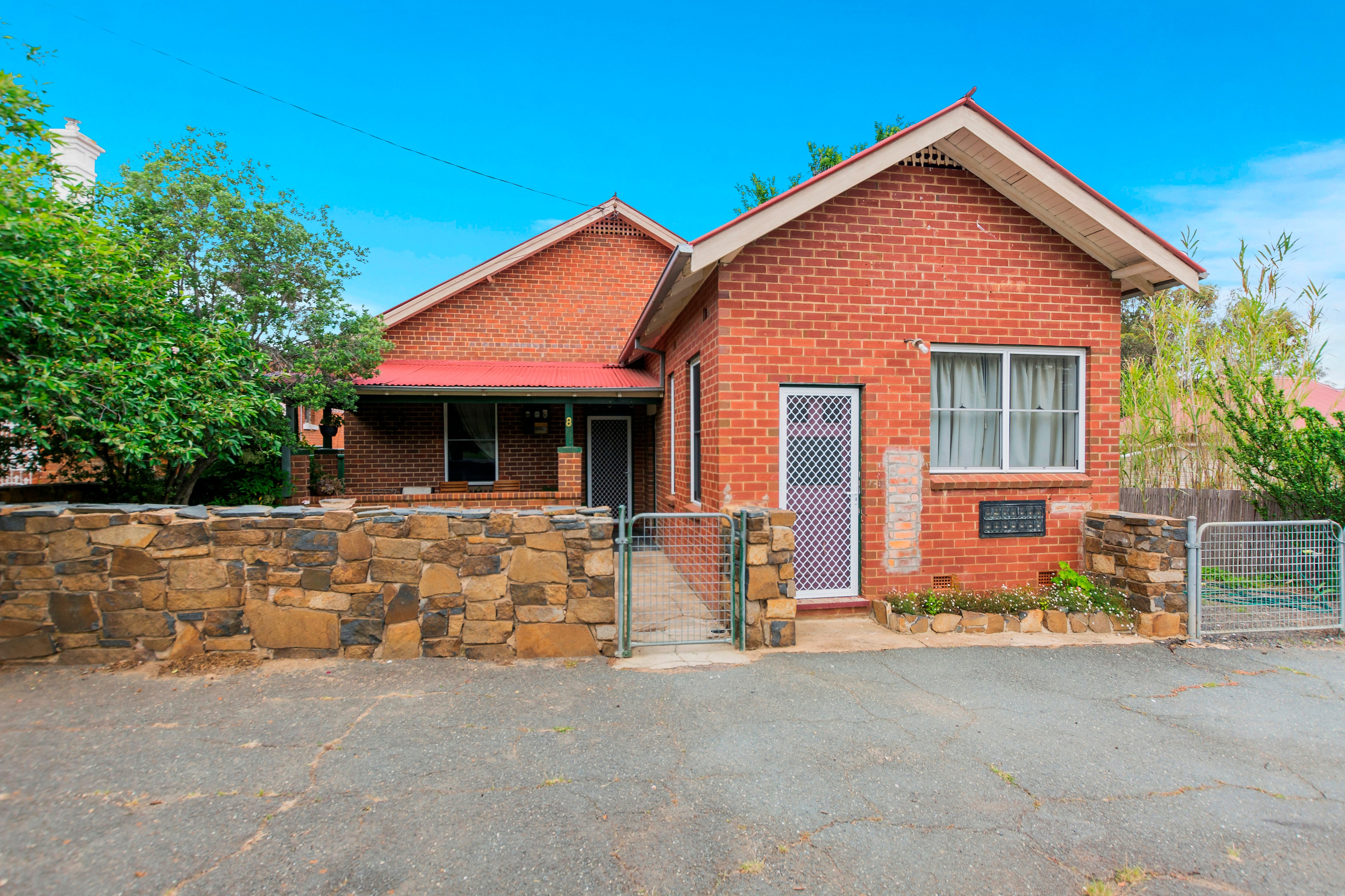 8 Leake Street, Bowning NSW 2582 Address information Allhomes