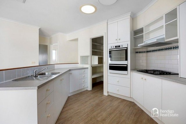 5 Honeysuckle  Street, VIC 3550