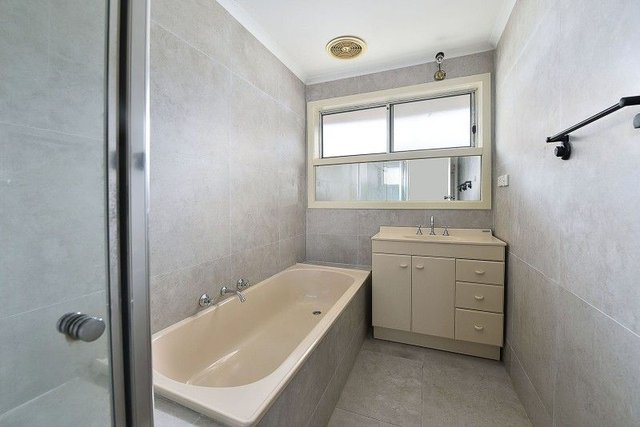 11 Tadstan Drive, VIC 3043