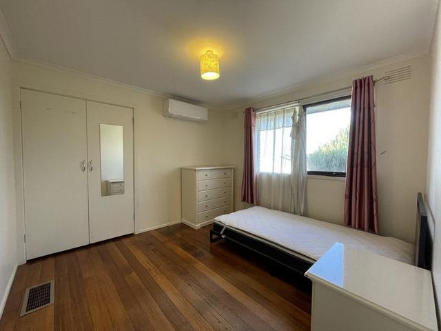3/4 Cloverset Avenue, VIC 3805