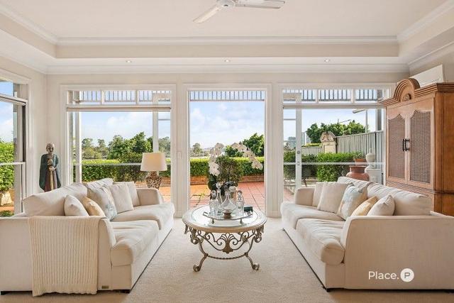 2/7 Toorak Road, QLD 4007