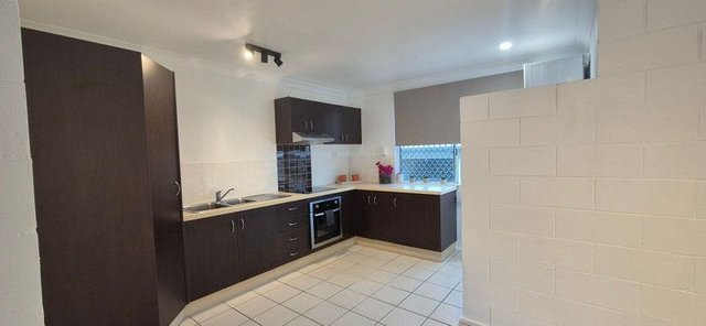 1/2 Howitt Street, QLD 4810