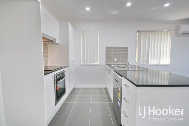 42 Cambridge Circuit, QLD 4207