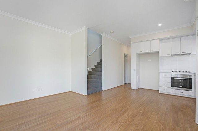 1/13 Coolbellup Avenue, WA 6163