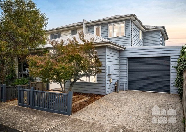 2/12 Admiral Street, VIC 3011
