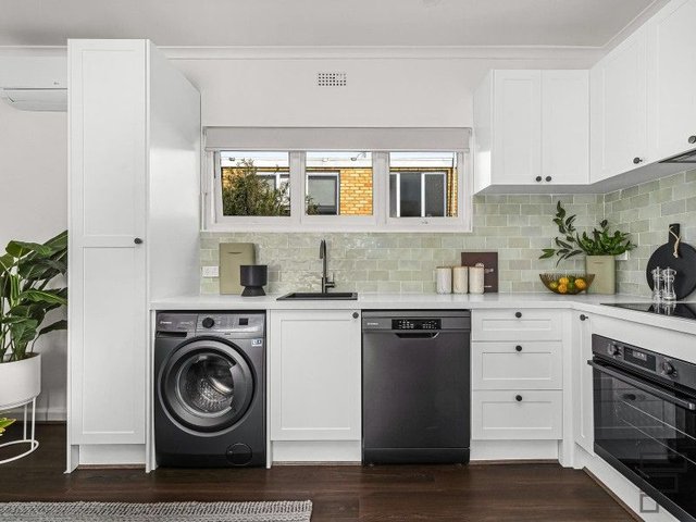 10/13 Beach Avenue, VIC 3184