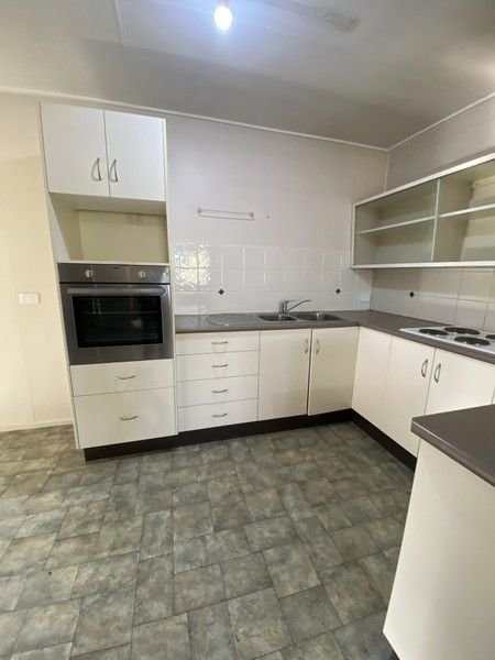 2/55 Esmond Street, QLD 4720