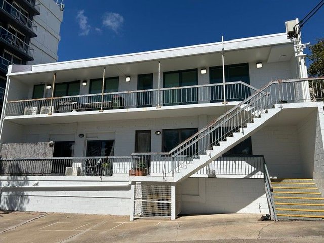 8/72 Goondoon  Street, QLD 4680