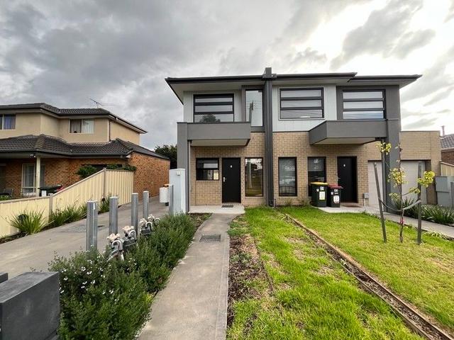 2/43 Eumarella Street, VIC 3043