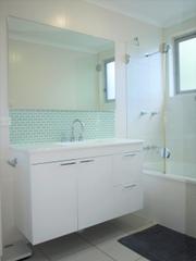 Downstairs Bathroom (2017-11-02)