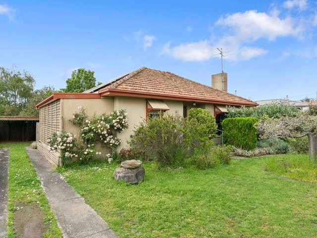 18 Churchill  Square, VIC 3250