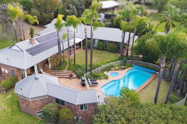 4 Peppercorn Place, NSW 2830