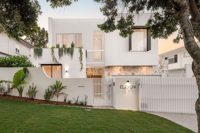 11 Lutzow Street, QLD 4121