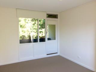 Bedroom 1 (2016-03-29)