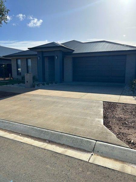27 Peter Thomson Circuit, VIC 3730