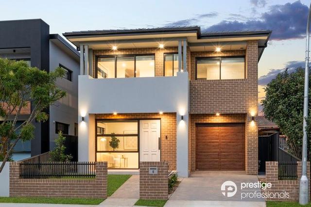 5a Delfin Drive, NSW 2173