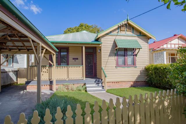 10 Burke Street, NSW 2305