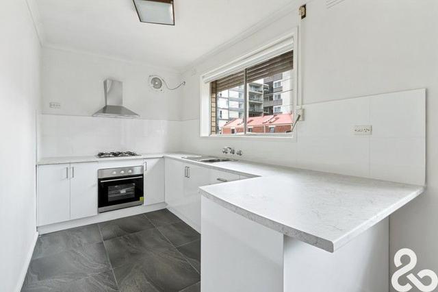 1/10 Dundas Street, VIC 3071