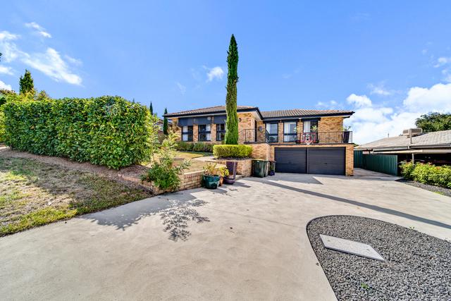 18 Pattinson Crescent, ACT 2615