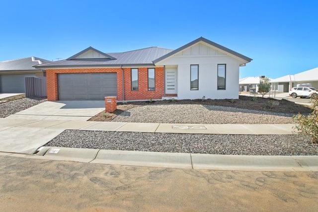 1/4 Bradford Drive, NSW 2640