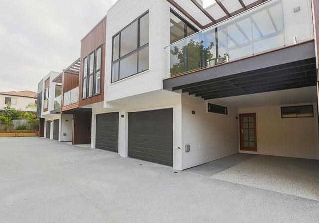 3/230 Queen Street, QLD 4215