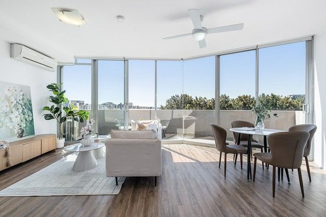 605/9-11 Wollongong Road, NSW 2205