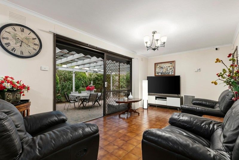 https://images.allhomes.com.au/property/photo/24da3933ac48bd0c54e7c31be3509df1_hd.jpg