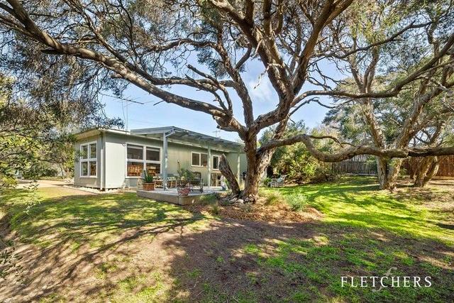 18 Hilltop Avenue, VIC 3942