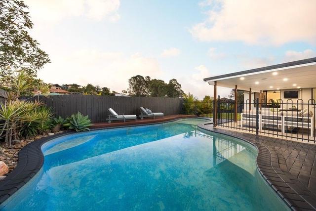 4 Medeo  Court, QLD 4037