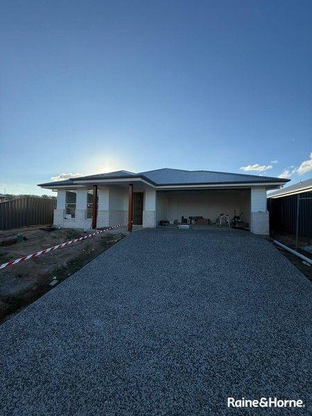 8 Margaret Lane, NSW 2850