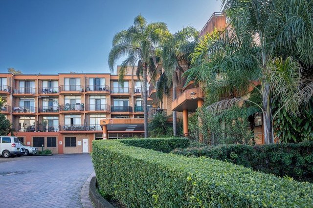 8/75-79 Jersey Street North, NSW 2077