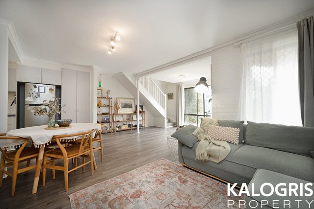 2/12 McKeahnie Street, NSW 2620