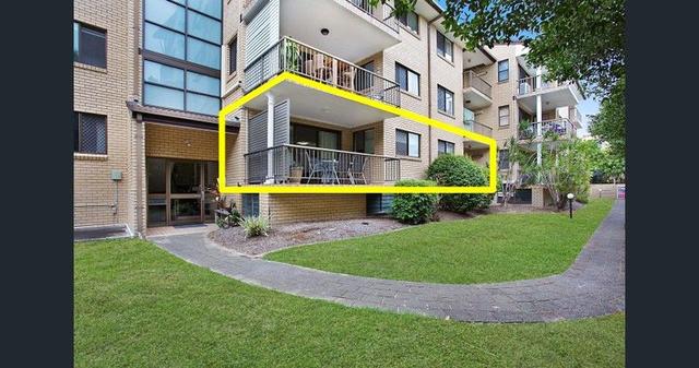 2/15 Mermaid Avenue, QLD 4218