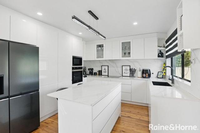 14 Lyn Circuit, NSW 2750