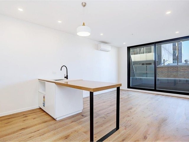 202/83-85 Drummond St, VIC 3166