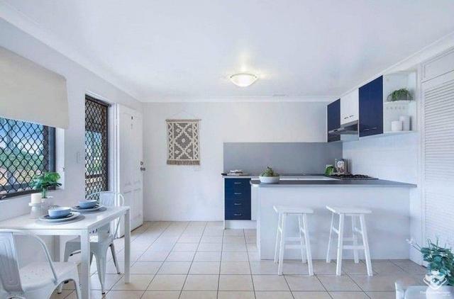 8/15 Waverley Street, QLD 4103