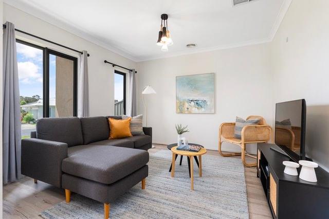 32 Barossa Way, NSW 2640